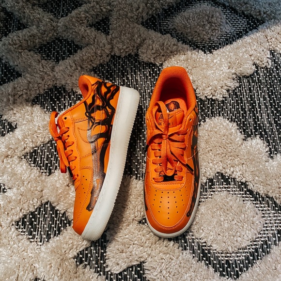 SOLD ‼️ - Picture 3 of 3